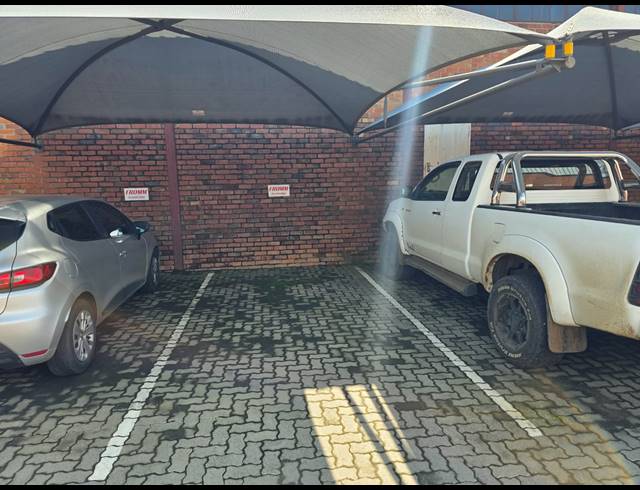 310M² WAREHOUSE TO LET IN OOS EINDE